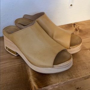 FREE PEOPLE wood heel clogs sandals shoes size 7.5
